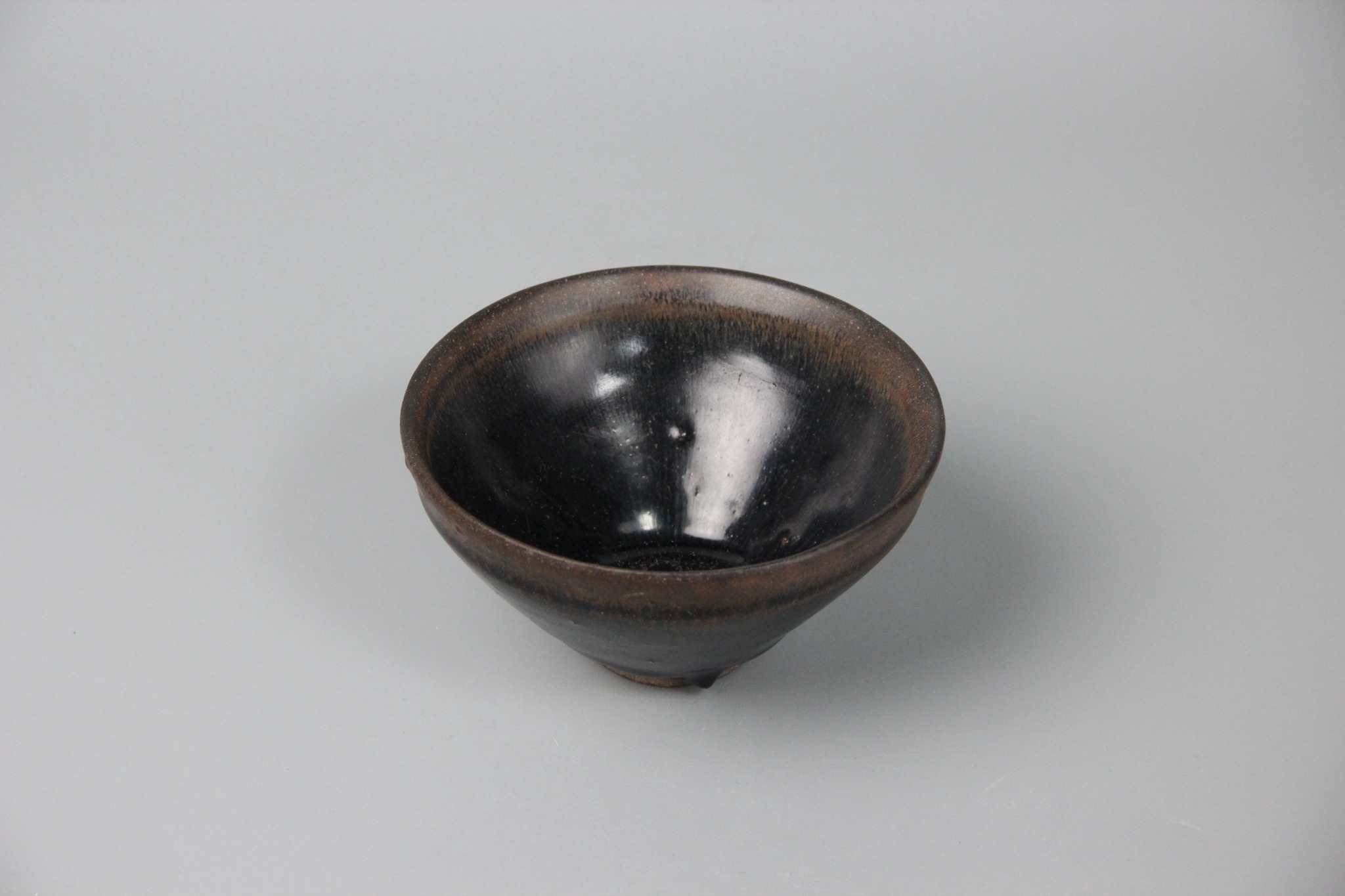 Black glazed tea bowl
